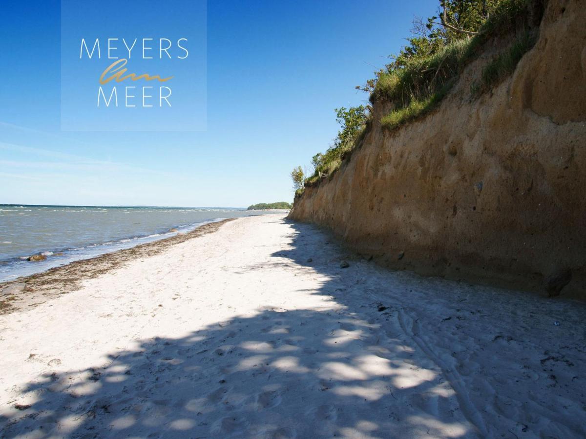Schwarzes Holzferienhaus Mit Sauna -- Feldrain -- An Der Ostsee, Zierow Bei Wismar, 4-6 Personen Bagian luar foto